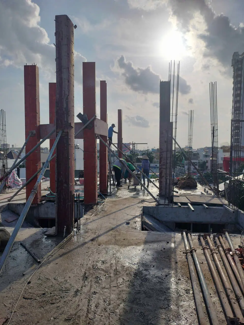 đơn gi&aacute; x&acirc;y th&ocirc; nh&agrave; 2 tầng