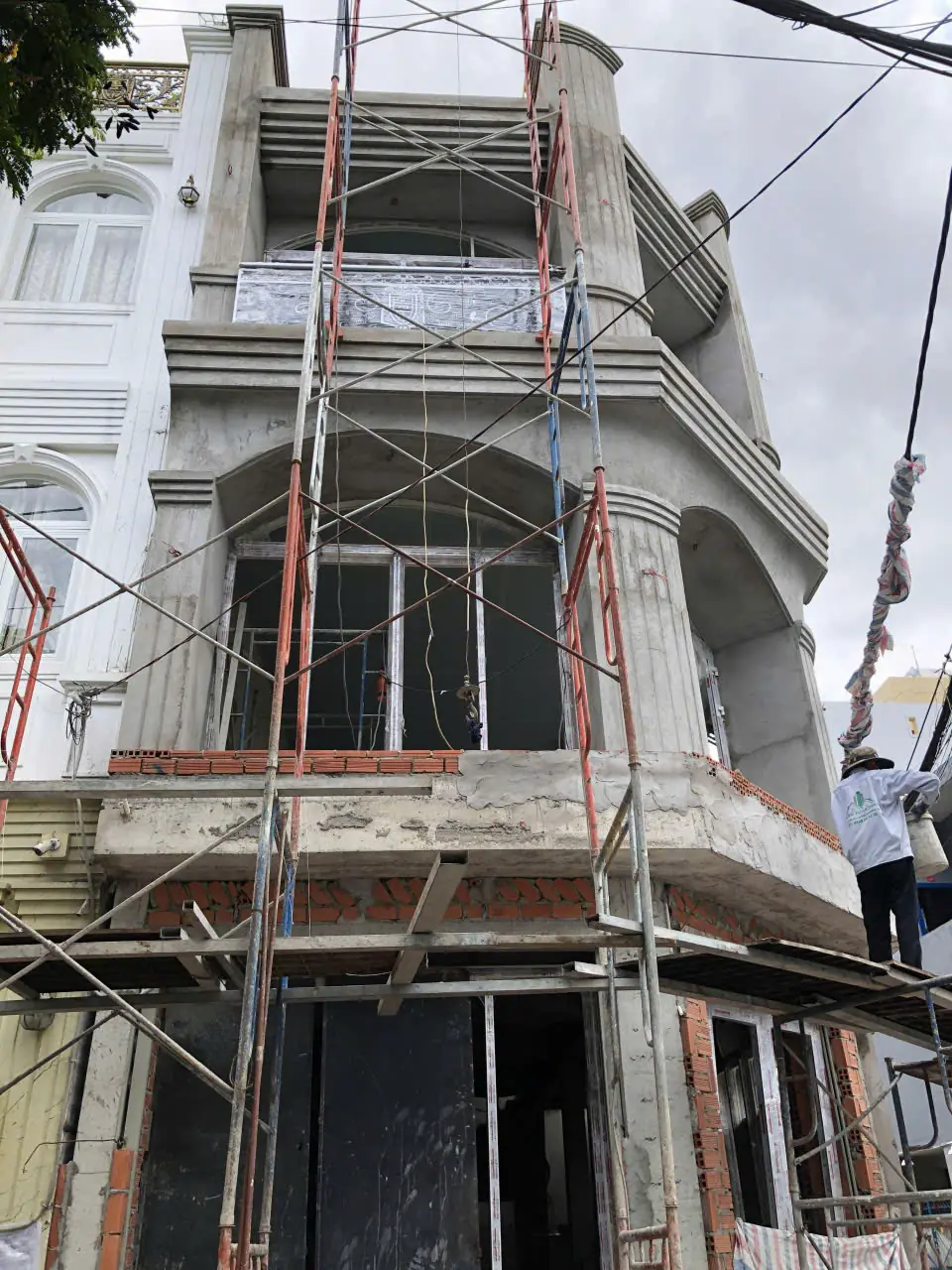 X&acirc;y kh&aacute;ch sạn trọn g&oacute;i TPHCM