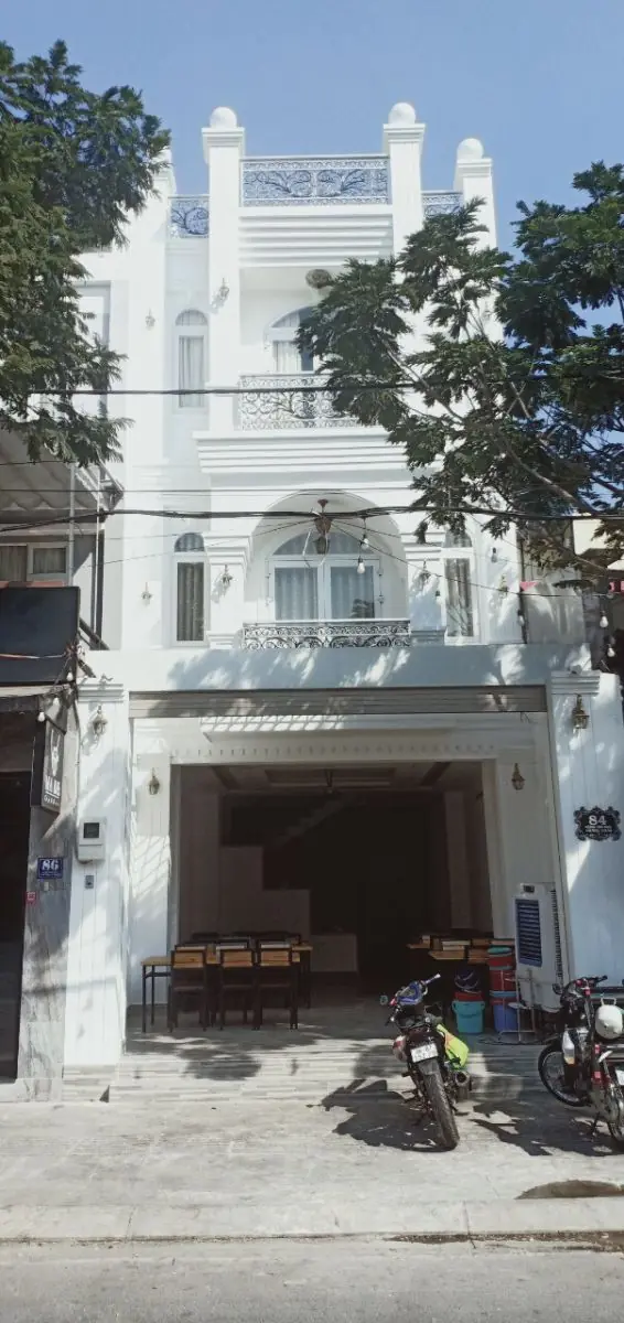 THI CÔNG NHÀ PHỐ 2 TẦNG ĐƠN GIẢN SANG TRỌNG 